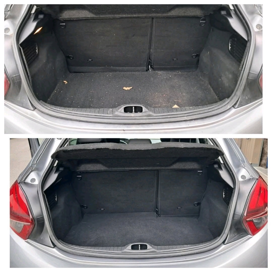 Capot de voiture blanc fraîchement nettoyé